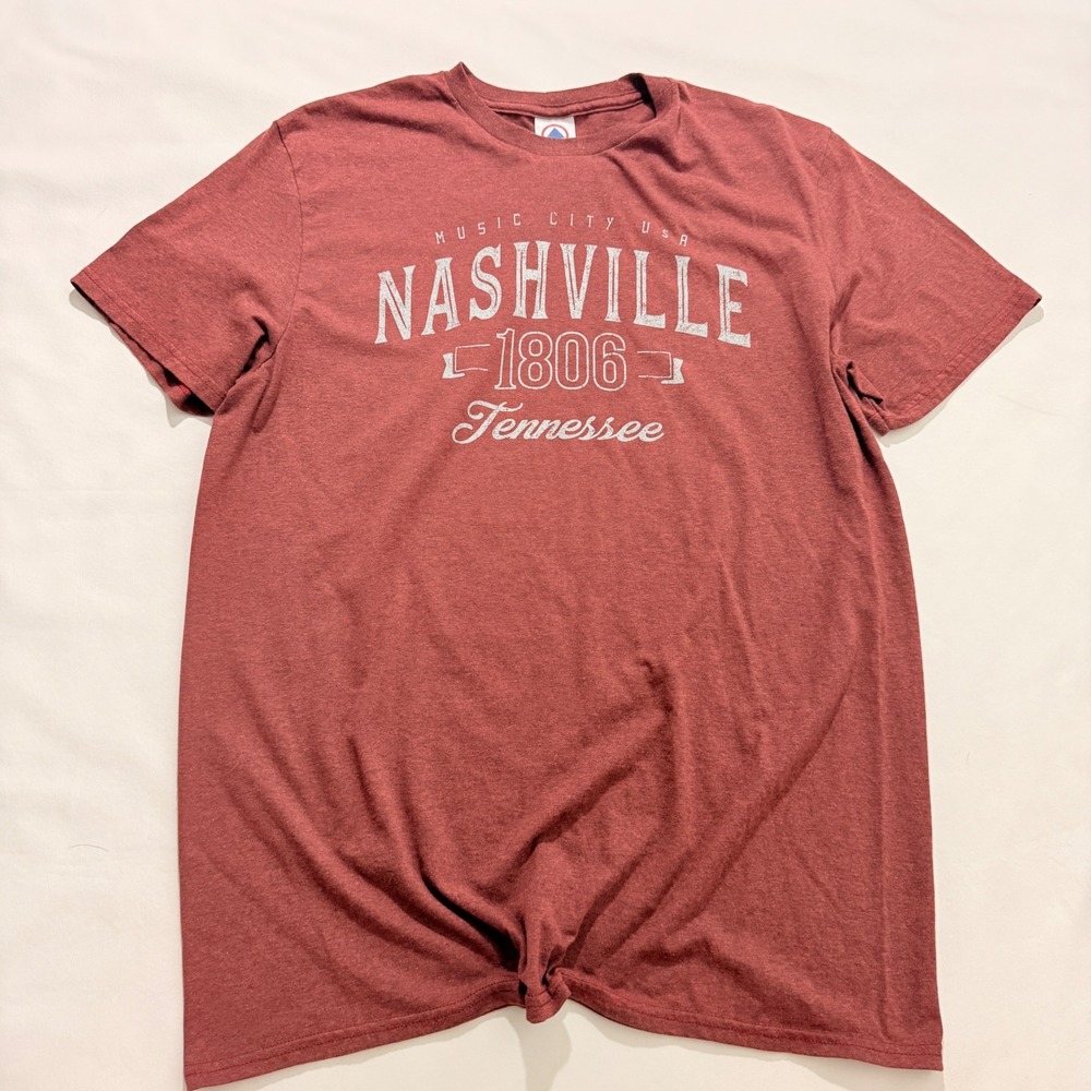 Delta Soft Graphic Tee Women Large Maroon Nashville Tennessee Music City USA